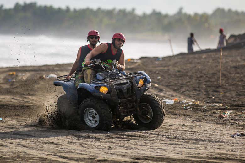 Tour in quad a Bali