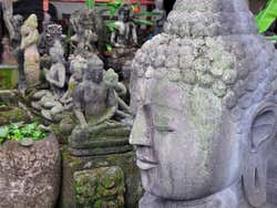 Shopping a Bali, negozio di statue
